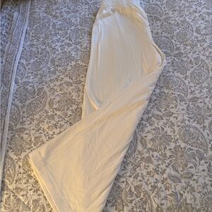 Z Supply Off-White Women's Boot Cut Pants! So cute and never worn